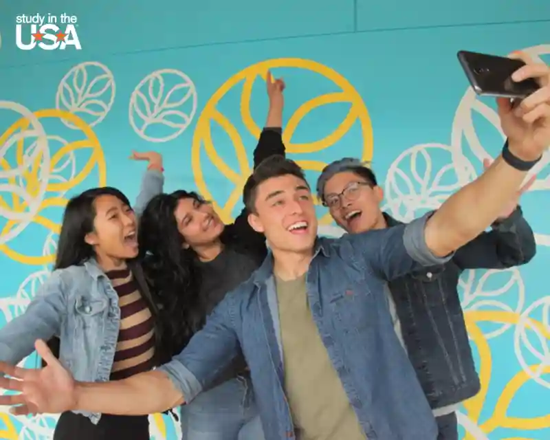 10 أسباب تجعل كلية Evergreen Valley هي الاختيار الأمثل للطلاب الدوليين