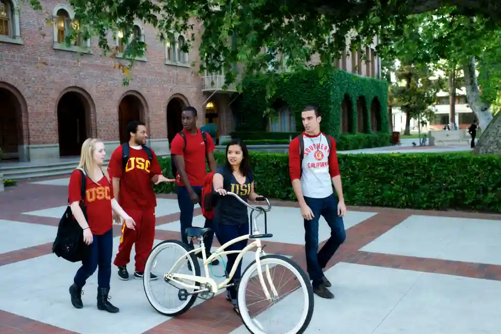 Promotional image of the University of Southern California - International Academy facilities